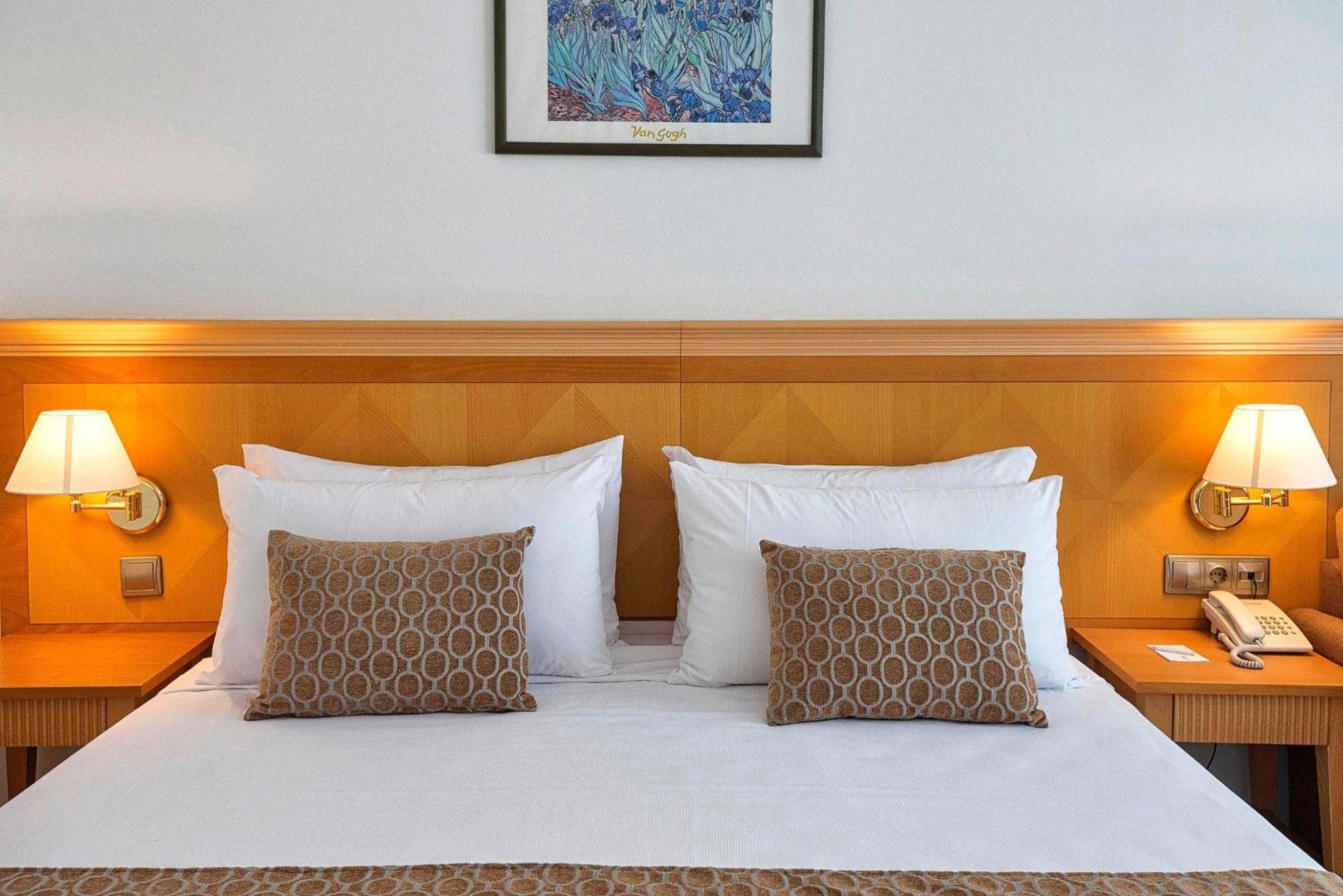 Double Room,1546425067:JPEG